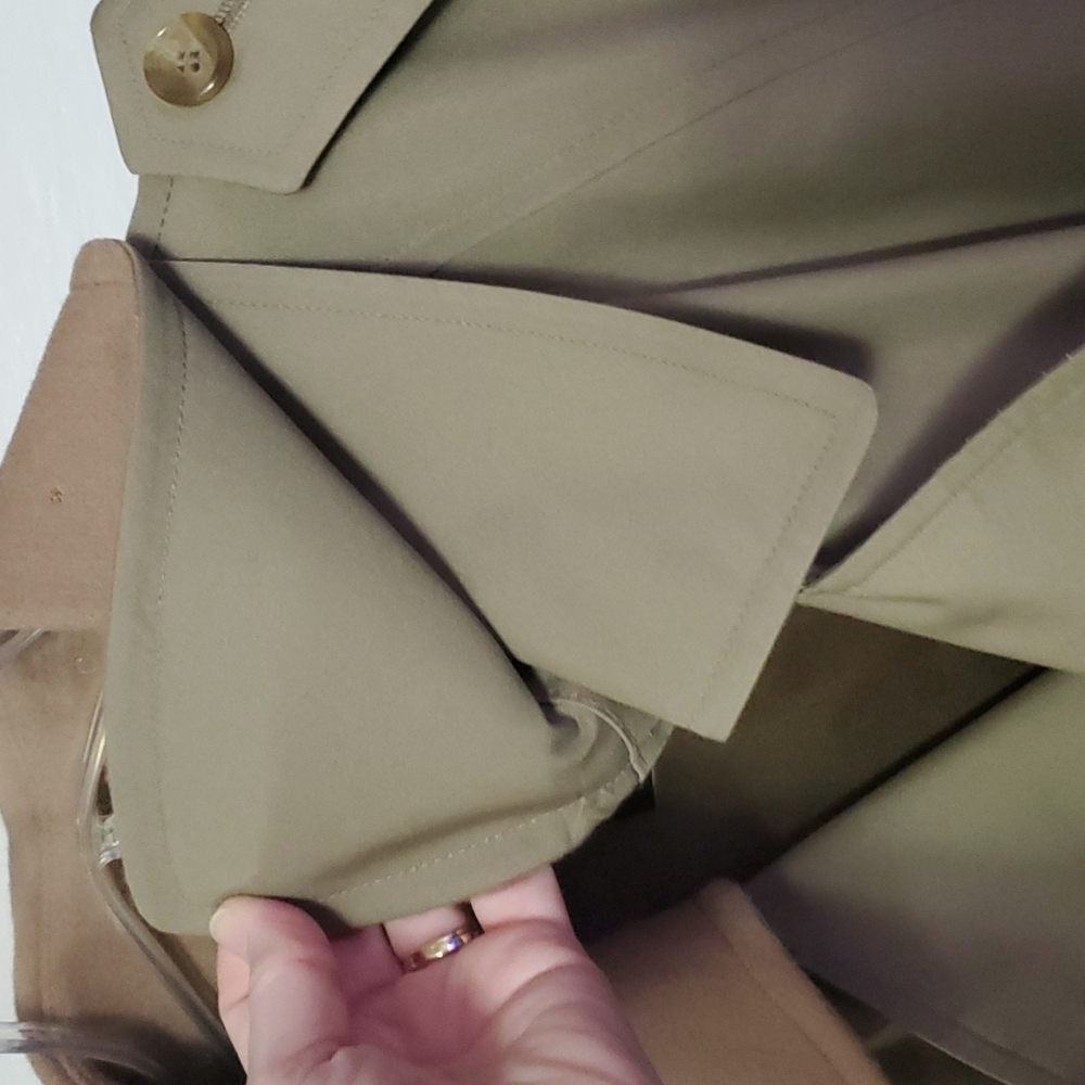 Brooks Brothers trench coat - Picture 16 of 16